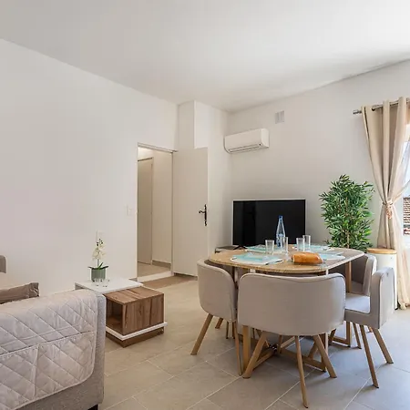 Hameau De Guerrevieille By Interhome Grimaud