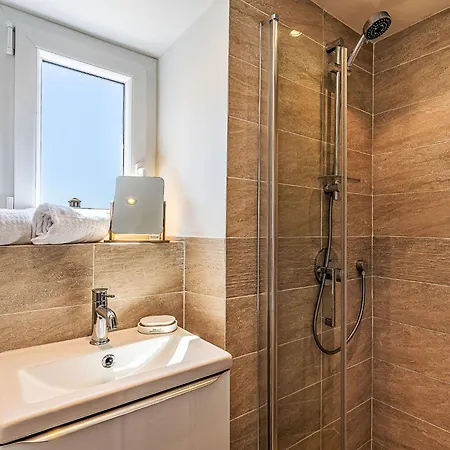 Apartamento Hameau De Guerrevieille By Interhome